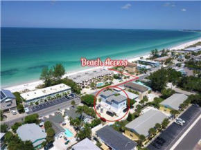Sea Site Retreat Unit B! Great attractions nearby! Short walk to the beach!